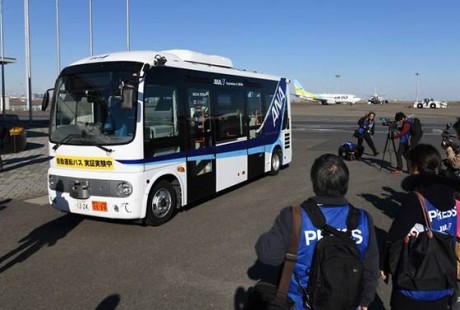 東京羽田國際機(jī)場測試無人駕駛接駁巴士！