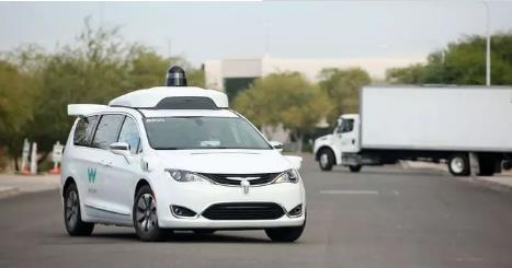 「差生」特斯拉和「頭牌」Waymo，做自動駕駛有什么不同？