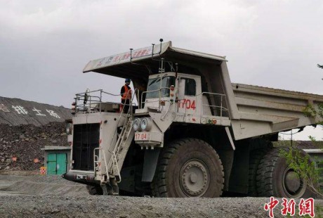 無人駕駛礦車安全運行 “中國稀土之都”發力智慧礦山